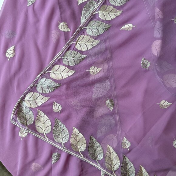 Lavender Silver-Leaf Embroidered Sari | Elegant Floral Accent Saree - Picture 6 of 7